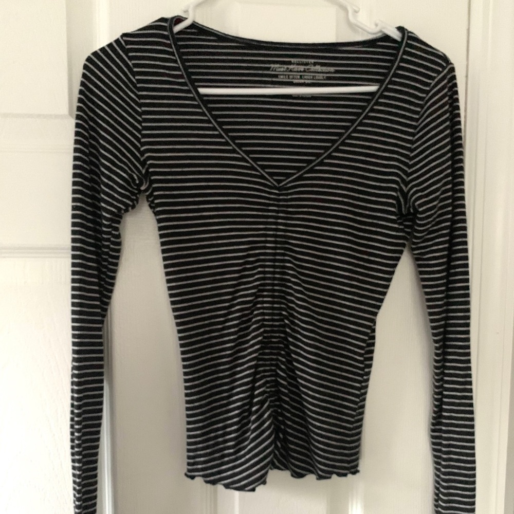Hollister Long Sleeve V-Neck Shirt